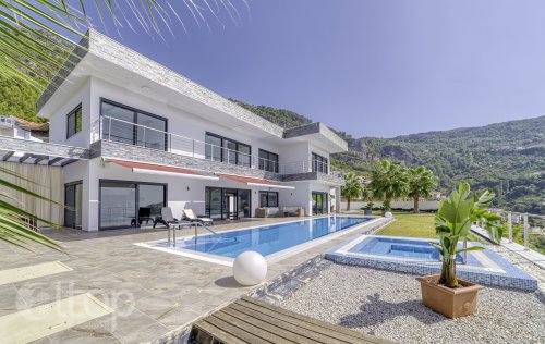 ID: 6823 4+1 Villa, 390 m2 in Tepe, Alanya, Turkey 