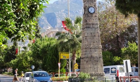 В Аланье будут реставрировать символ района Махмутлар – башню с часами