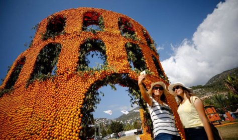 В Финике (Турция) – красочный и ароматный фестиваль апельсинов