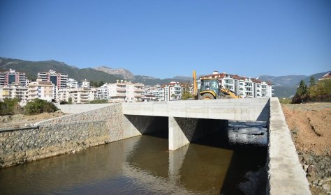 В турецкой Аланье строят мост между районами Оба и Джикджилли