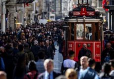 Население Турции разделось пополам — мужчин и женщин почти поровну