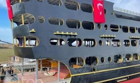 В Турции появилась уникальная лодка, вмещающая тысячу туристов