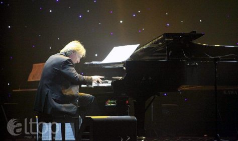 В Стамбул с концертом приедет известный во всем мире пианист — Ричард Клайдерман