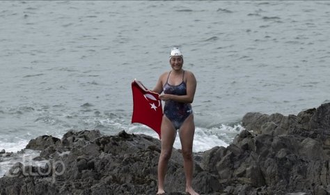 Турчанка поставила рекорд, переплыв пролив между Шотландией и Северной Ирландией